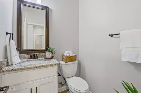 Bath - 13721 Eccles Rd, El Paso, TX 79928 photo 4 of 6