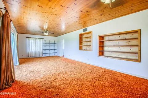 Living - 6540 Mcnutt Rd, Anthony, NM 88021 photo 6 of 12