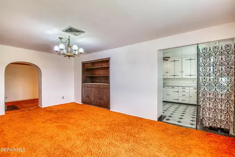 Living - 6540 Mcnutt Rd, Anthony, NM 88021 photo 7 of 12