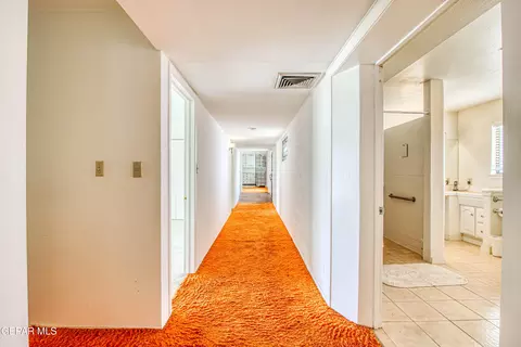 Entry Way - 6540 Mcnutt Rd, Anthony, NM 88021 photo 4 of 7