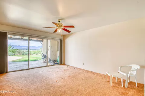 Living - 6540 Mcnutt Rd, Anthony, NM 88021 photo 8 of 12