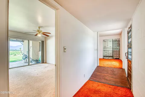 Entry Way - 6540 Mcnutt Rd, Anthony, NM 88021 photo 3 of 7