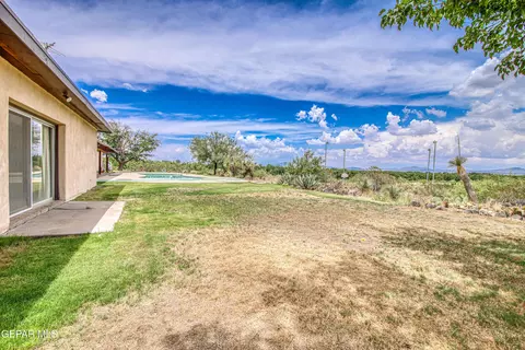 Exterior - 6540 Mcnutt Rd, Anthony, NM 88021 photo 4 of 12