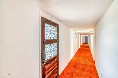 Entry Way - 6540 Mcnutt Rd, Anthony, NM 88021 photo 2 of 7
