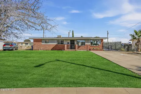 10456 Hodges Cir, El Paso, TX 79924