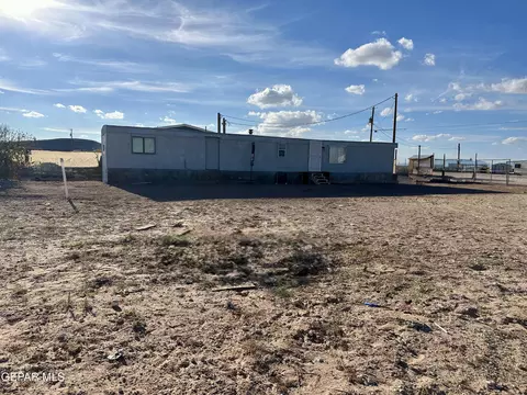 17800 Cramer Dr, Horizon City, TX 79928