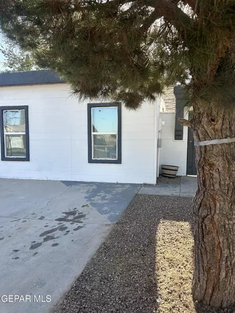 9272 Nottingham Dr #A & B, El Paso, TX 79907