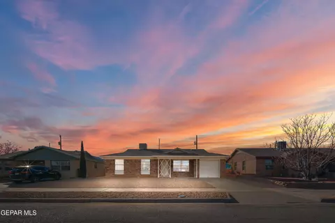 10081 Manitoba St, El Paso, TX 79924