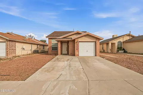 3424 Tierra Cromo Dr, El Paso, TX 79938