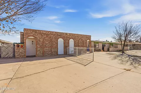 2906 E Glen Dr, El Paso, TX 79936