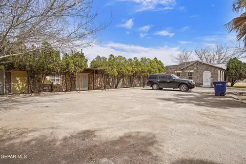 8445 Roseway Dr, El Paso, TX 79907