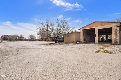 Exterior - 8445 Roseway Dr, El Paso, TX 79907 photo 10 of 11