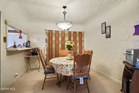 Dining - 8445 Roseway Dr, El Paso, TX 79907 photo 1 of 2