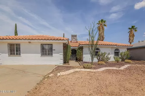 11272 Ivanhoe Dr, El Paso, TX 79936