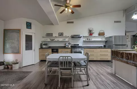 Kitchen - 261 Indian Head Rd, Tornillo, TX 79853 photo 7 of 8