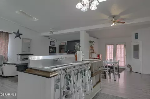 Kitchen - 261 Indian Head Rd, Tornillo, TX 79853 photo 5 of 8