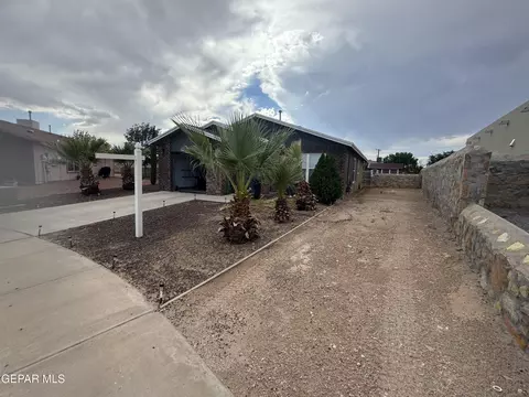 14475 Laureen Zelt Ct, Horizon City, TX 79928