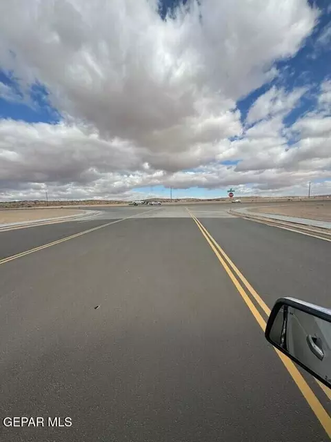 12601 N Loop Dr, Clint, TX 79836 photo 5