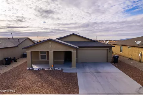 801 Nuevo Desierto Dr, Horizon City, TX 79928