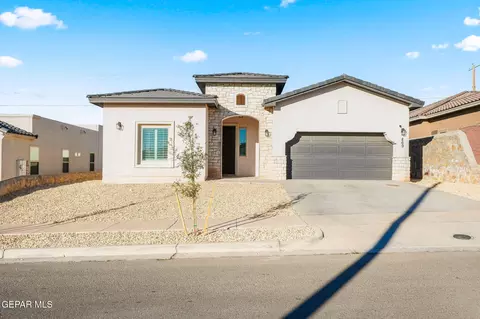 869 Eastwell Dr, Horizon City, TX 79928