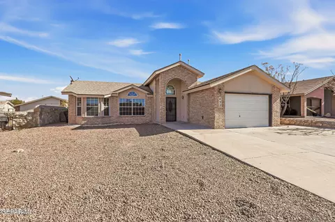 432 Von Bargen Dr, Horizon City, TX 79928