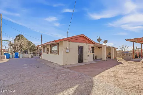 10540 Socorro Rd, Socorro, TX 79927