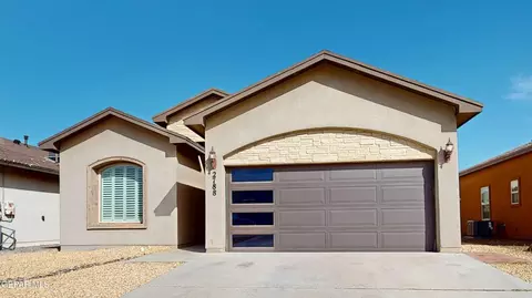 2788 San Antonio Dr, Sunland Park, NM 88063