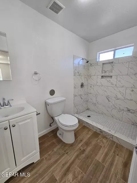 Bath - 401 Fifth St, Anthony, TX 79821 photo 4 of 4