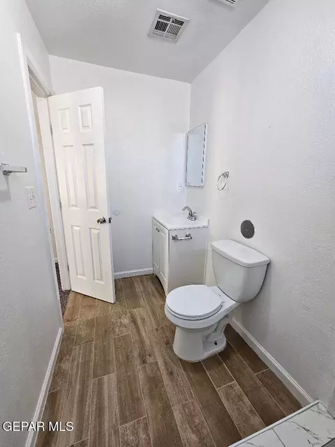 Bath - 401 Fifth St, Anthony, TX 79821 photo 3 of 4