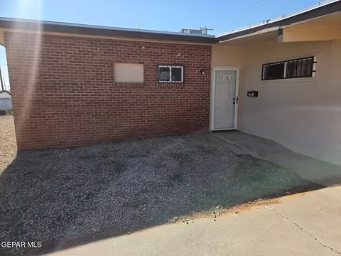 9425 Gschwind St, El Paso, TX 79924