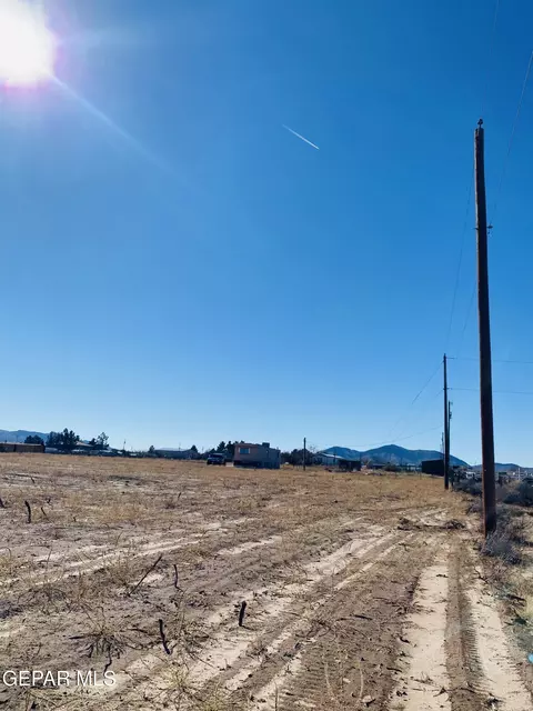2060 Green Tree Loop, Chaparral, NM 88081 photo 8