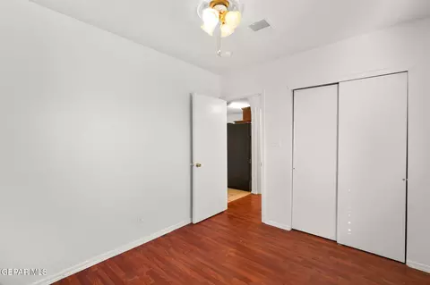 Bedroom - 3324 Harkis Rd, El Paso, TX 79936 photo 4 of 6