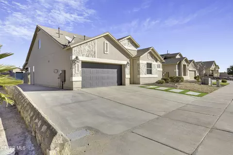 12665 Arrow Weed Dr, El Paso, TX 79928