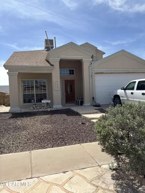 1214 Olga Mapula Dr, El Paso, TX 79936