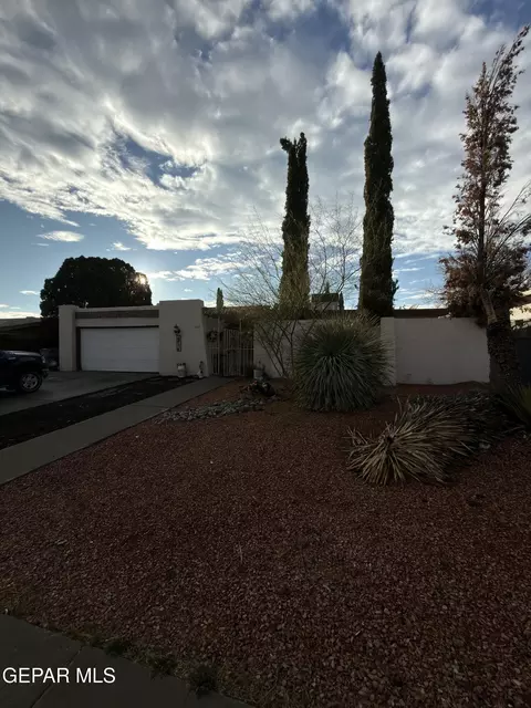 1657 Lomaland Dr, El Paso, TX 79935