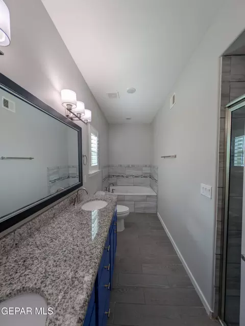 Bath - 942 Earthstar Pl, El Paso, TX 79928 photo 2 of 4