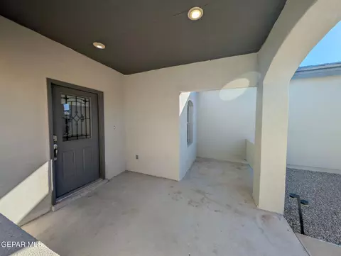 Exterior - 942 Earthstar Pl, El Paso, TX 79928 photo 6 of 10