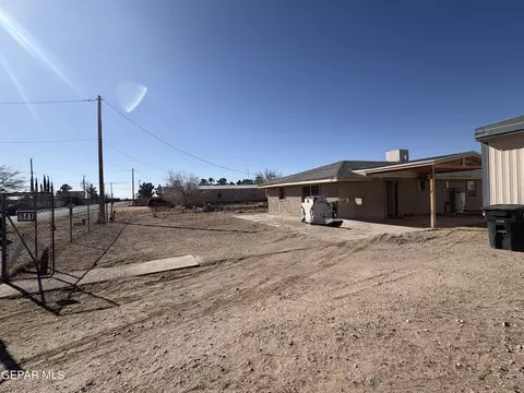 841 Agua Clara, El Paso, TX 79928