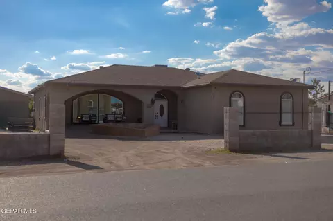 561 Agua De Mar, Horizon City, TX 79928