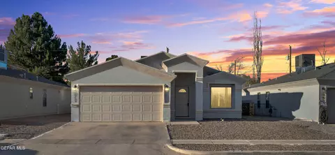 389 Plateau Dr, Socorro, TX 79927