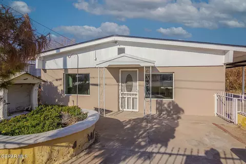 326 Ocotillo Dr, Sunland Park, NM 88063