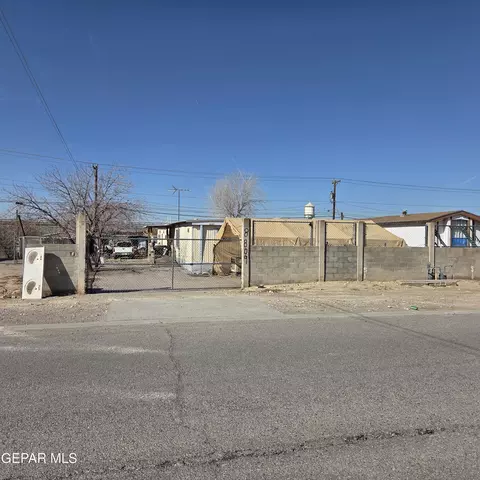 8809 Kingsway Dr, Canutillo, TX 79835