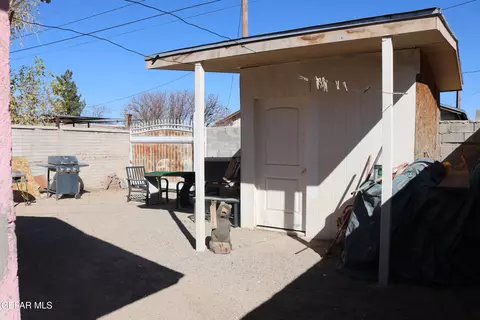 Exterior - 19227 Tornillo Ave, Tornillo, TX 79853 photo 2 of 4