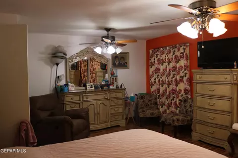 Bedroom - 19227 Tornillo Ave, Tornillo, TX 79853 photo 3 of 5