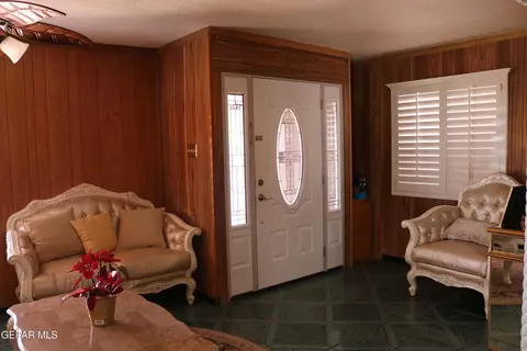 Entry Way - 19227 Tornillo Ave, Tornillo, TX 79853 photo 6 of 7