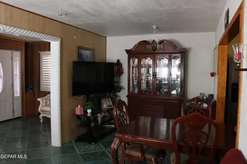 Dining - 19227 Tornillo Ave, Tornillo, TX 79853 photo 1 of 2