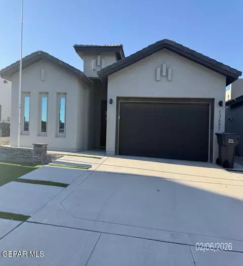 13697 Kathys Ct, El Paso, TX 79928