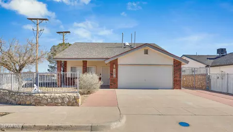 11330 Loma Del Sol Dr, El Paso, TX 79934