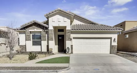 12613 Keitha Adams Dr, El Paso, TX 79928