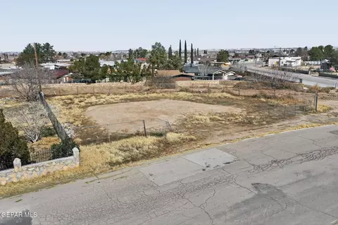 9961 Moses Dr, El Paso, TX 79927